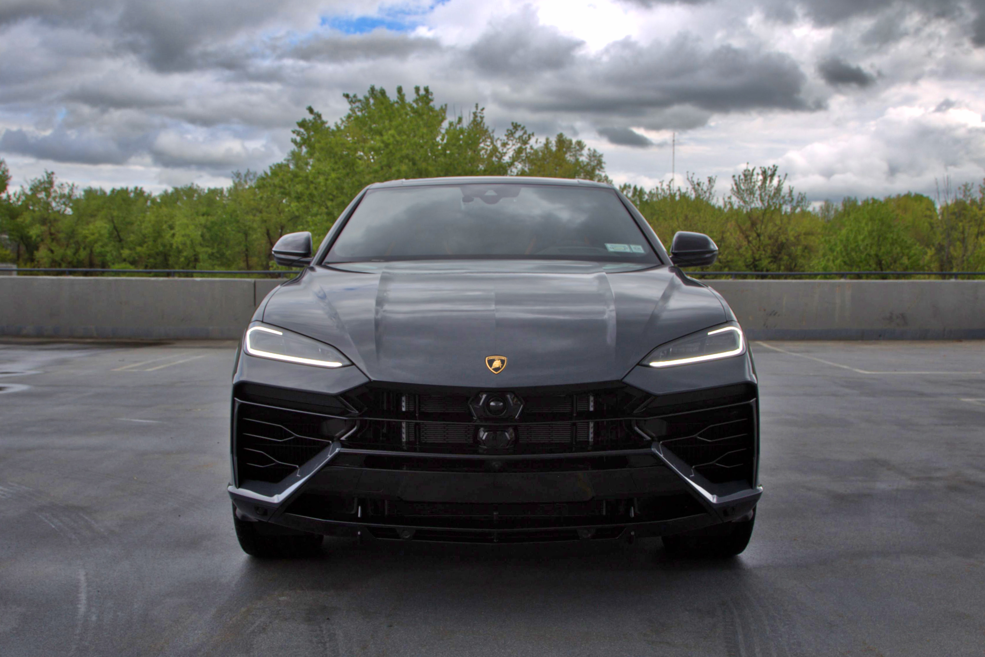 Lamborghini Urus SE — photo 3 of 12