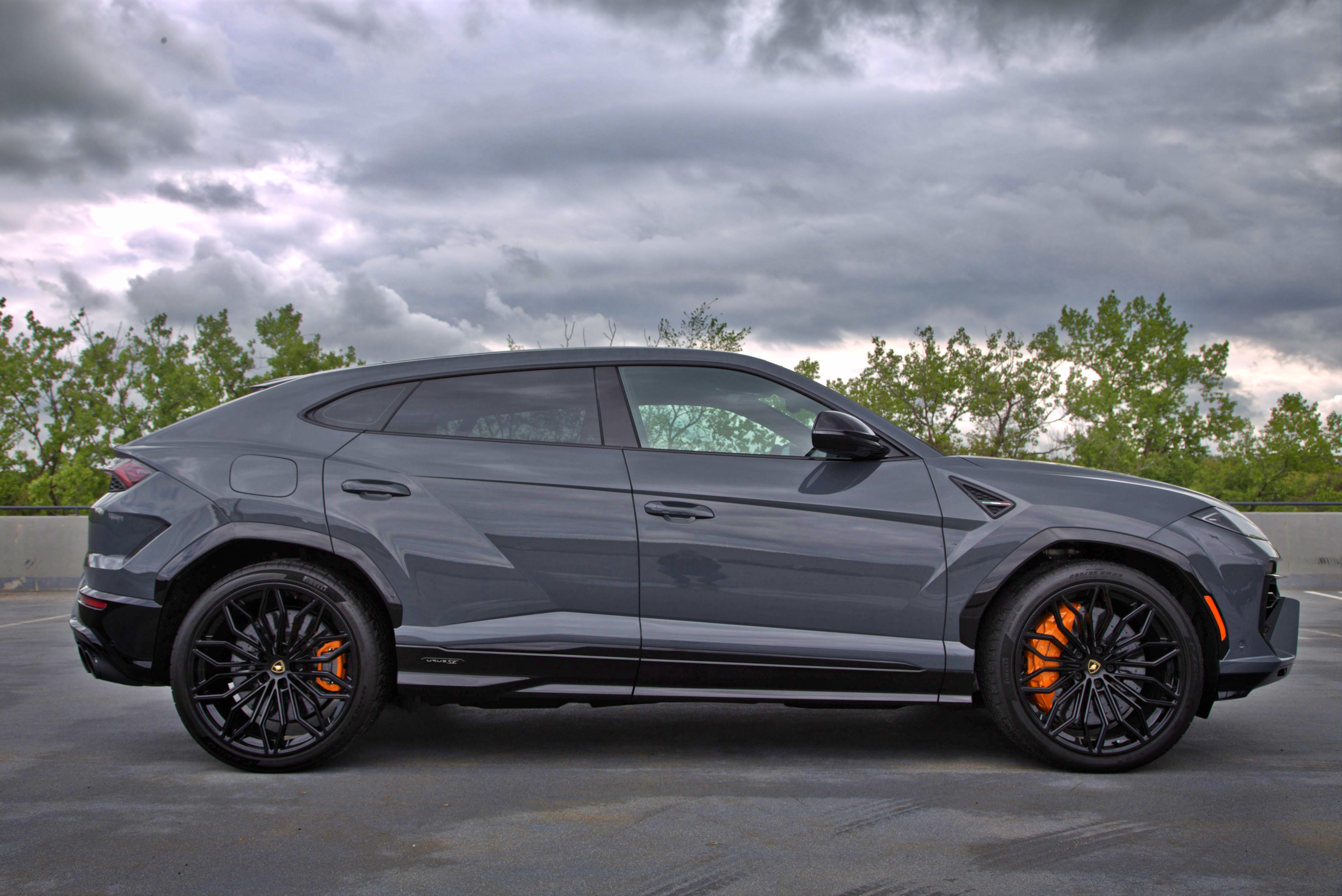 Lamborghini Urus SE — photo 4 of 12