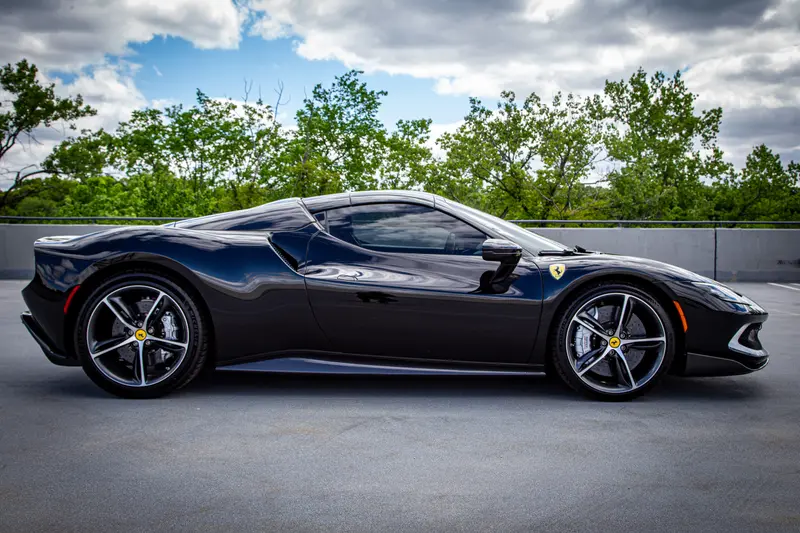 Ferrari 296 GTS Spider — photo 4 of 29